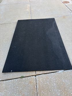 Black heavy duty rubber mat