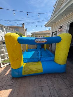 Toddler bouncy house