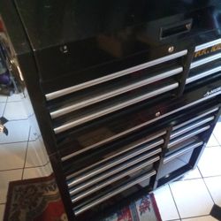 Husky Rolling Toolbox Like New 