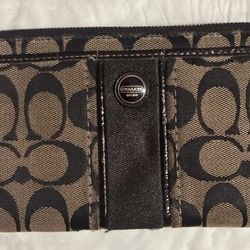 Authentic Coach Wallet 