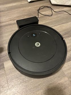 iRobot Roomba Vac Robot Vacuum (Q0120).