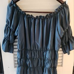 Ladies Top Size Med Excellent New Condition 