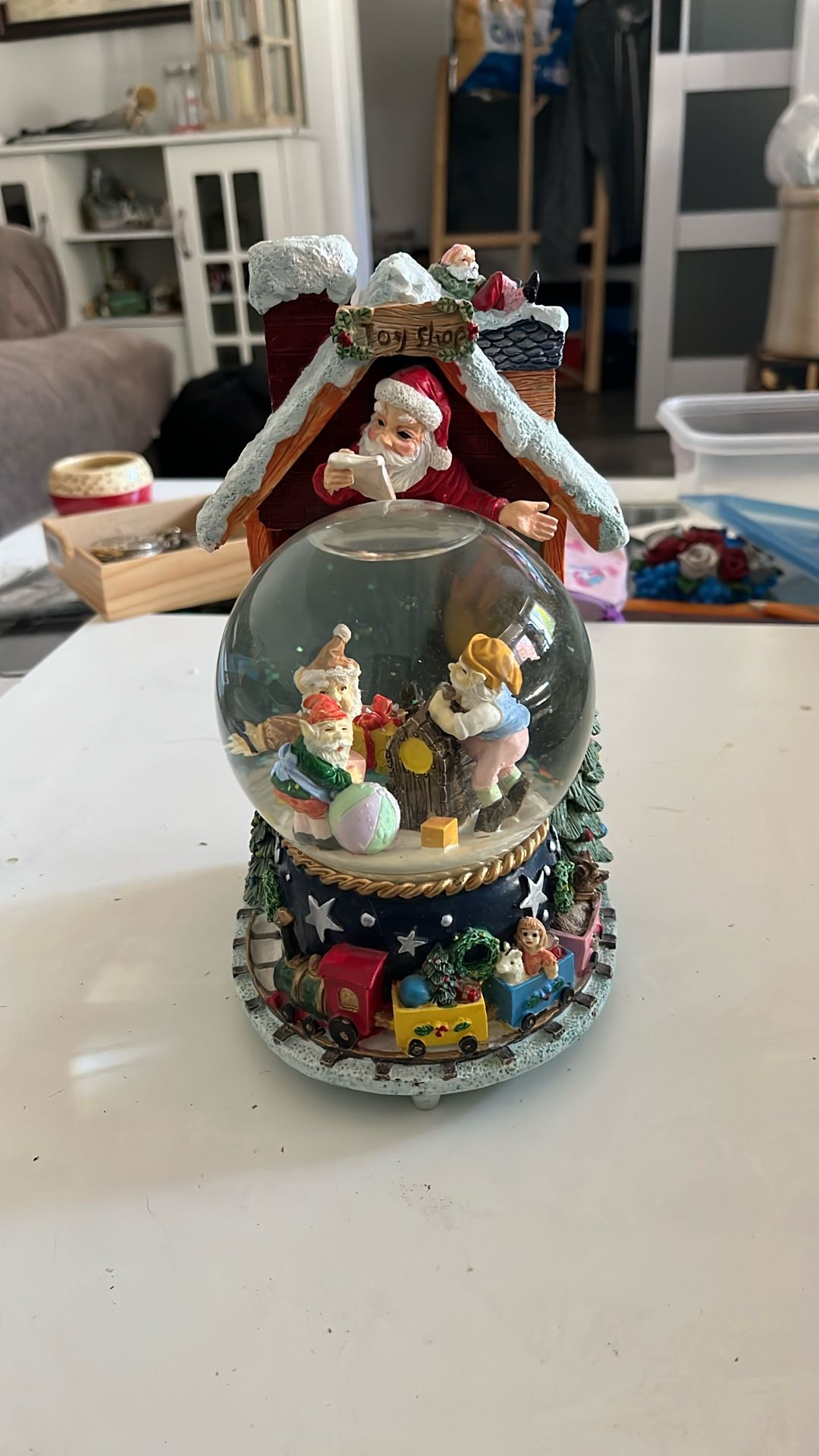 Musical Christmas Globe