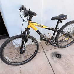Mountain bicycle, Bike TREK, beginner cyclist , teen bike, kids bicycle , good condition, trek