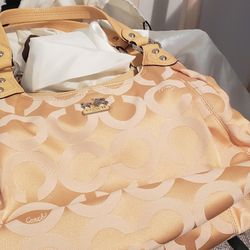  NWOT Coach peach canvas purse