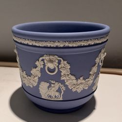 Neoclassical Jasper Cachepot or Flower Pot in Wedgwood Blue by Wedgwood England