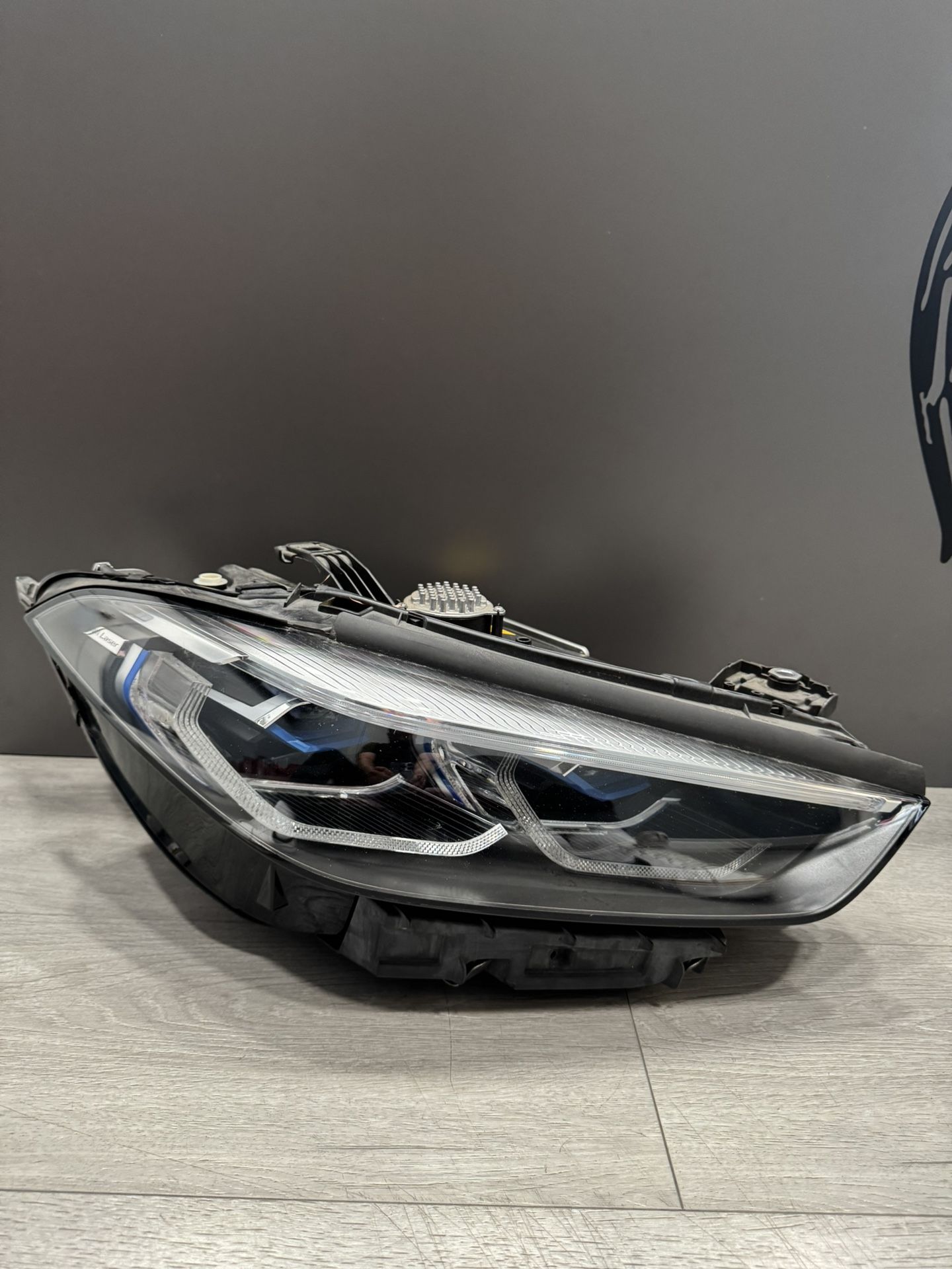 BMW 8-Series R Headlight (Right headlight) 840i 850i M8