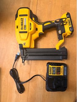 Dewalt 18g Brad Nailer