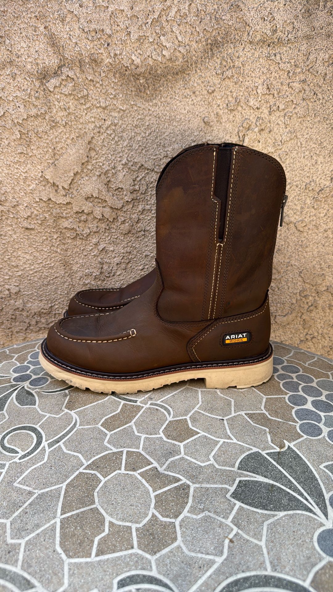 WORK BOOTS ARIAT SOFT TOE WATERPROOF SIZE 9.5 MENS