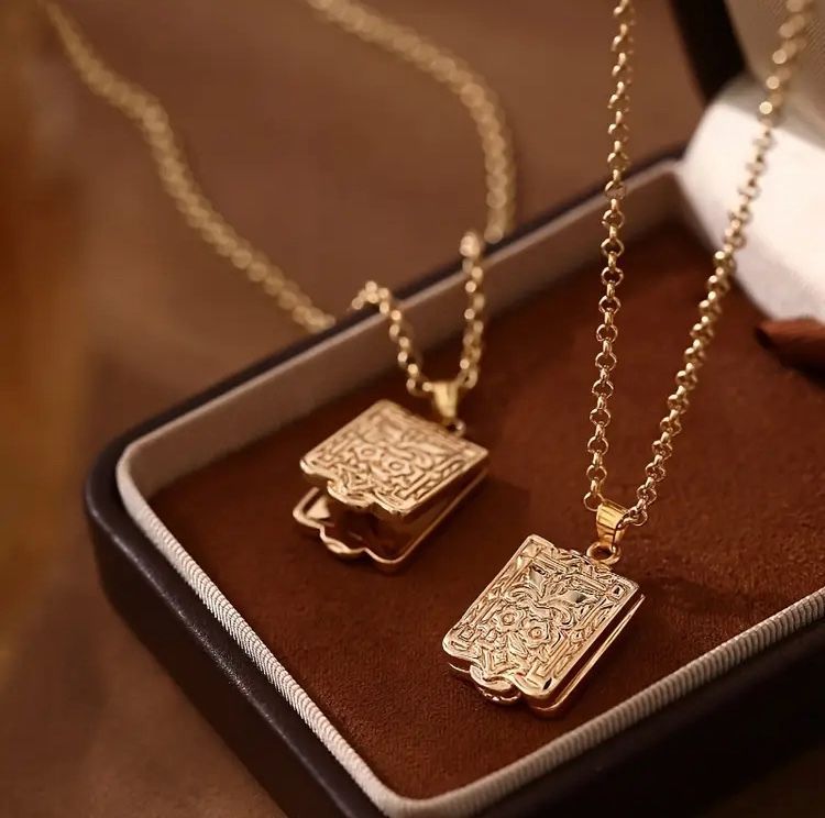 HEART OR SQUARE LOCKETS 💥WITH CHAIN💥