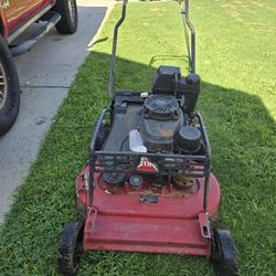 Self-propelled lawnmower 30 inc