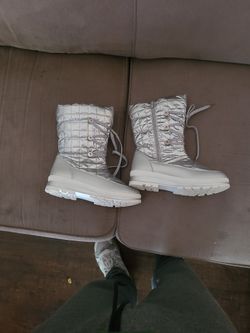 Womans Snow Boots