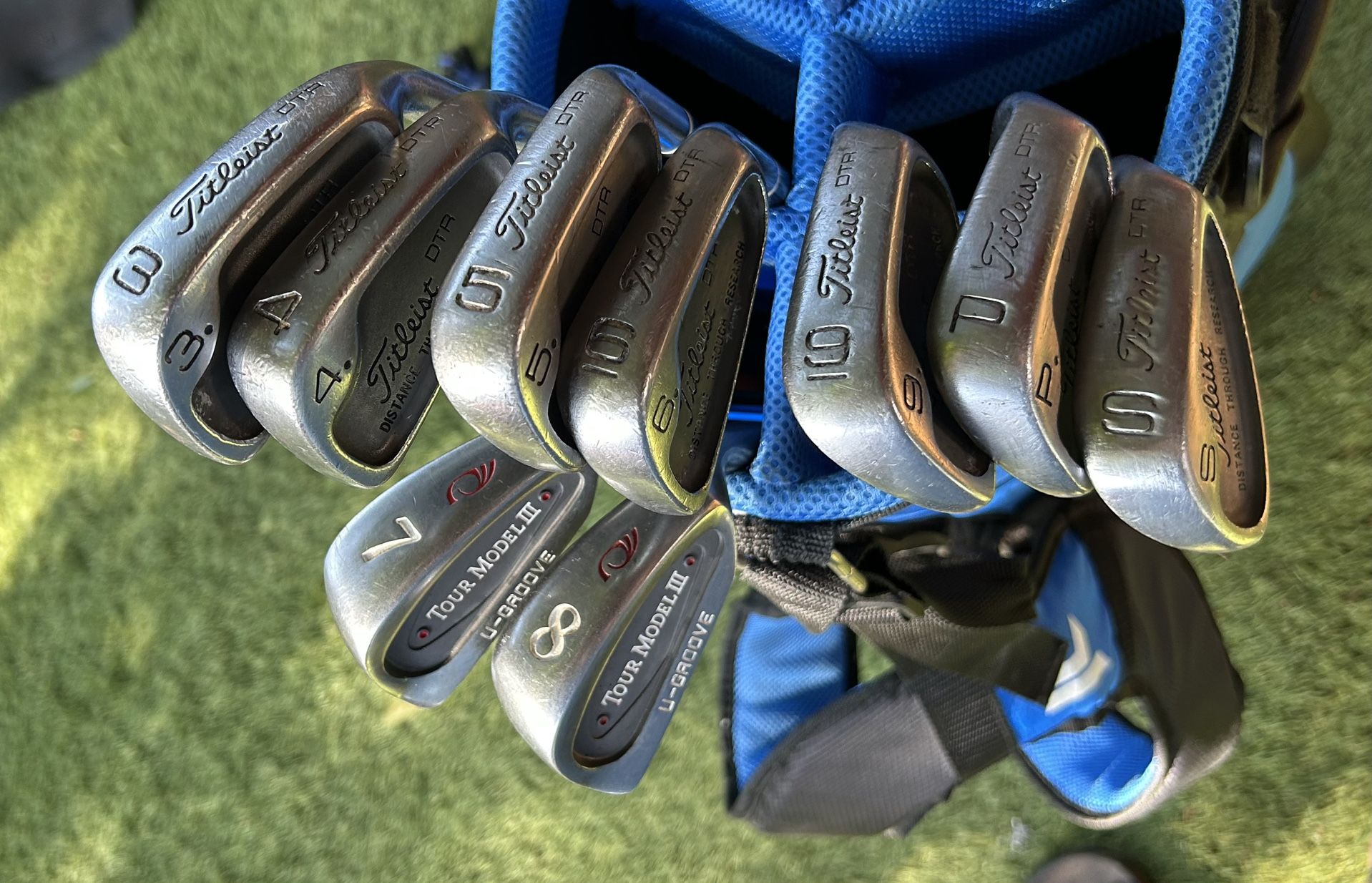 TITLEIST IRONS SET 3-SW w/ Golf bag