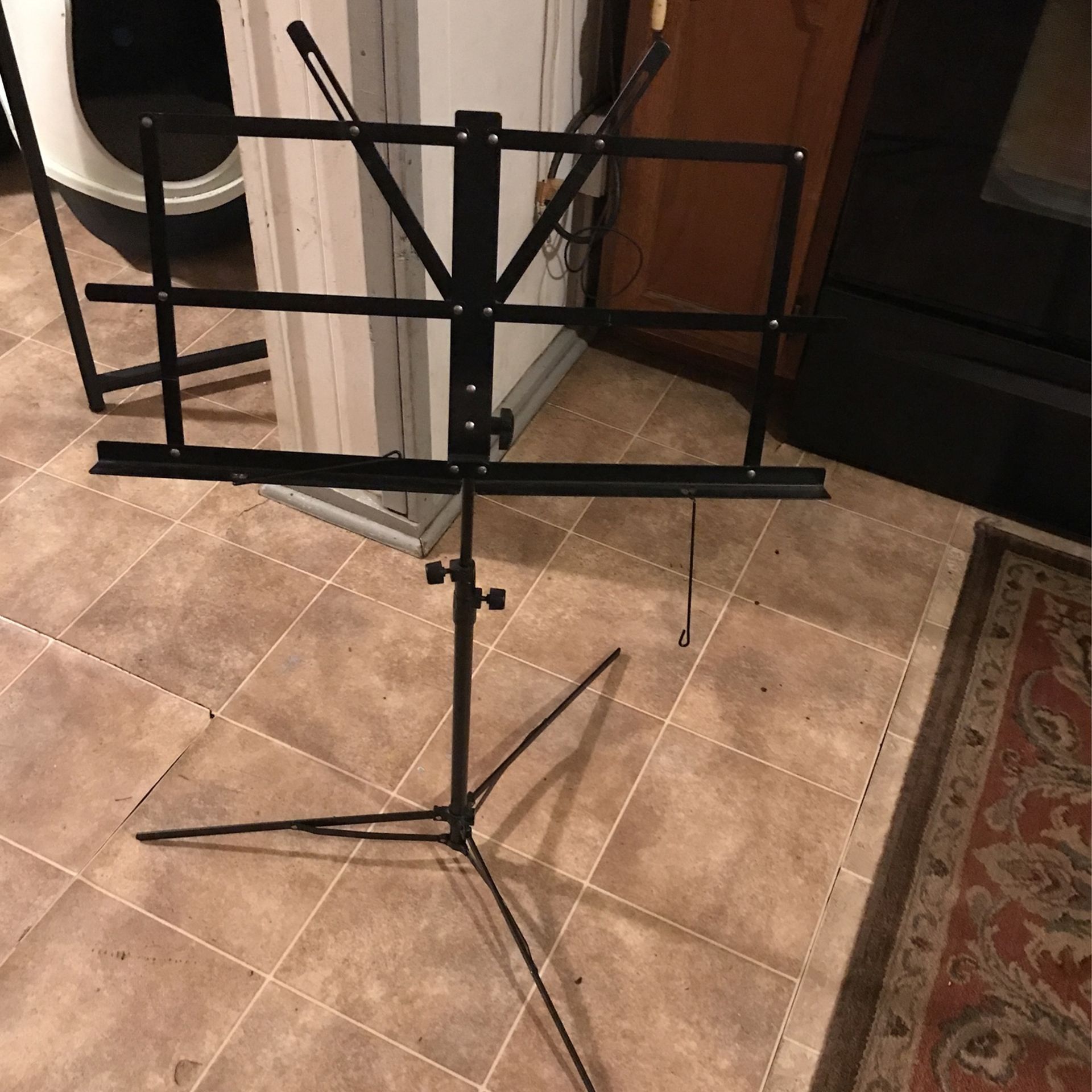 Portable violin stand