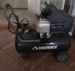 Husky 8 Gallon Air Compressor 1.5HP