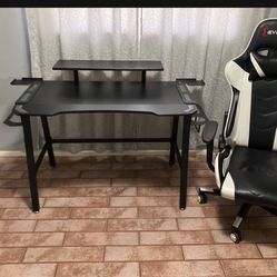 Gaming  Table And Chair 