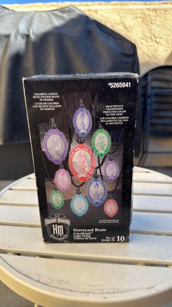 Haunted Mansion graveyard bust lights