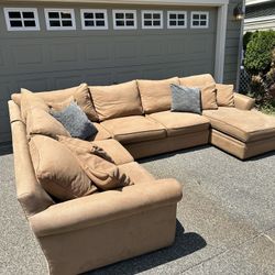 Large Sectional Couch (Delivery Available)