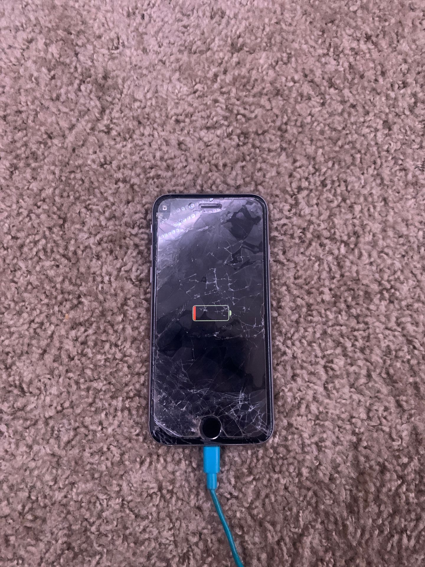 iPhone 6 broken (Verizon compatible)