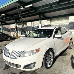 2011 Lincoln MKS