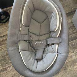 Nuna Swivel Seat 