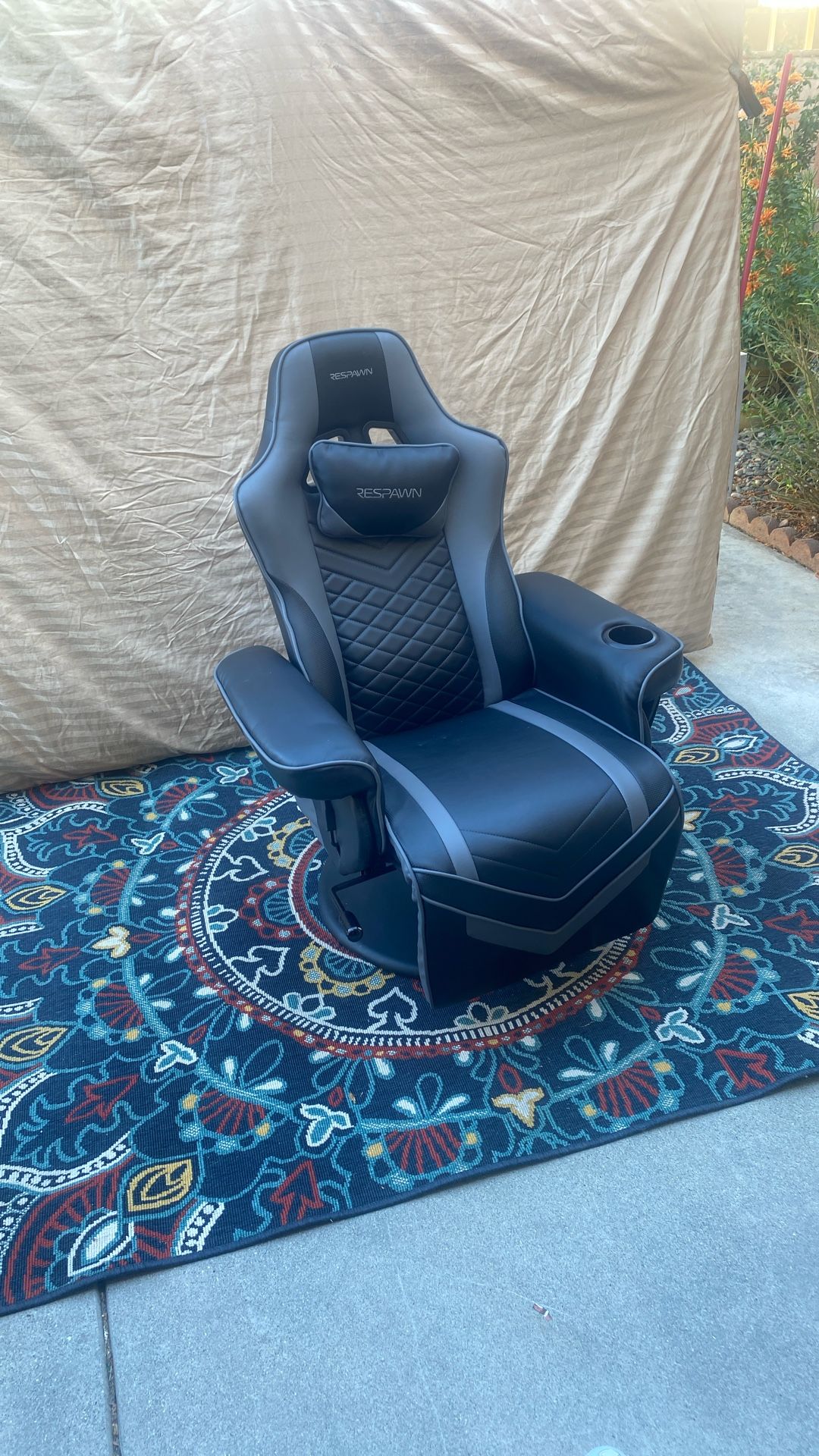 Gaming-Office Swivel Chair With Leg Rest