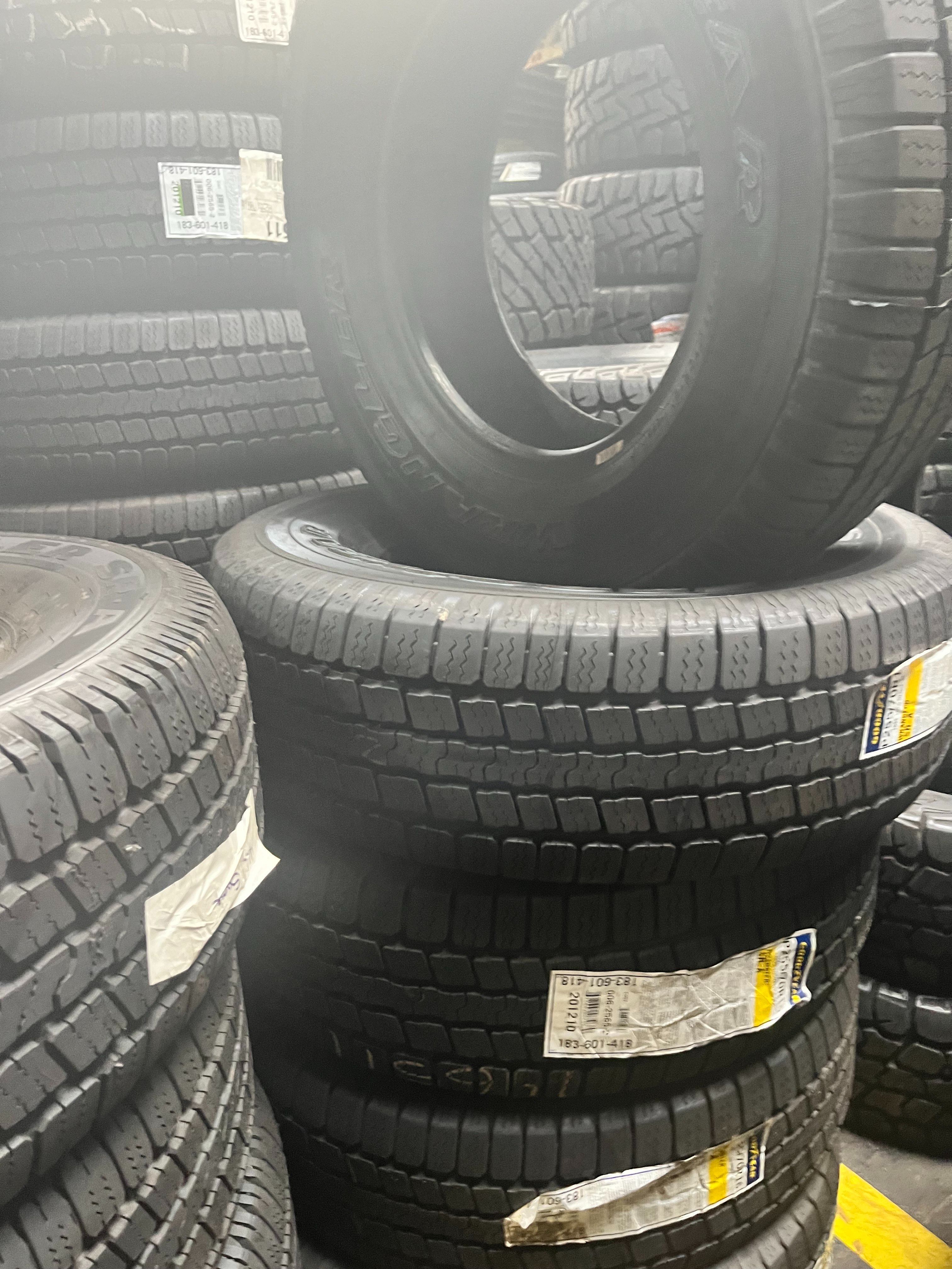 Goodyear P255/70R16 Wrangler SR-A Tires for Truck / SUV