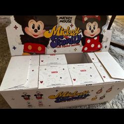 Mickey Family Cute Together 
