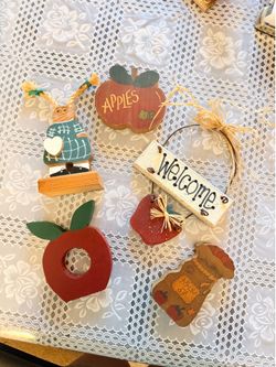 5-Piece Classroom Rustic Decor