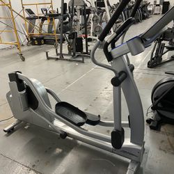 Life Fitness X8 Adjustable Stride w/ Track + Console Elliptical Trainer for Home Gym