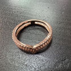 585 14K RG Stamped Rose Gold V Tiara Size 7 Ring