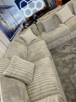 Cozy stylish nice Sectional!