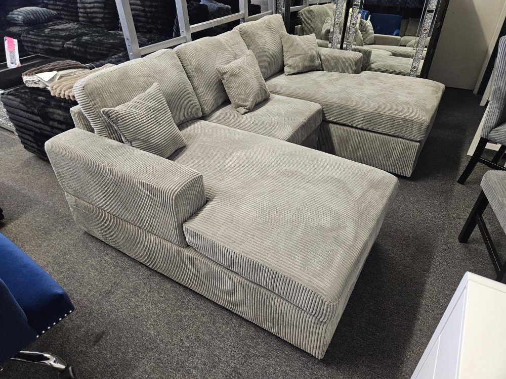Brand New Doble Chaise Sectional W/ Additional ExtancionChair $499