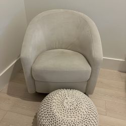 Nursery Rockling Chair With Foot Rest
