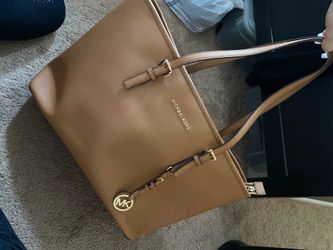 Michael kors jet set tote