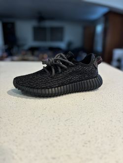 Yeezy Boost 350 Pirate Black