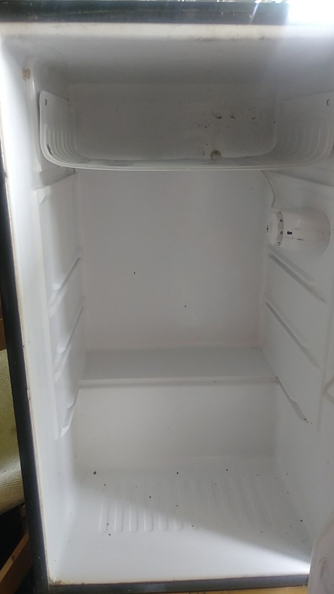 Magic chef mini refrigerator