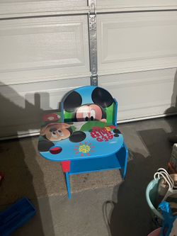 Kids desk