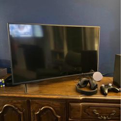 VIZIO D-Series 40” Smart TV (with wall mount)