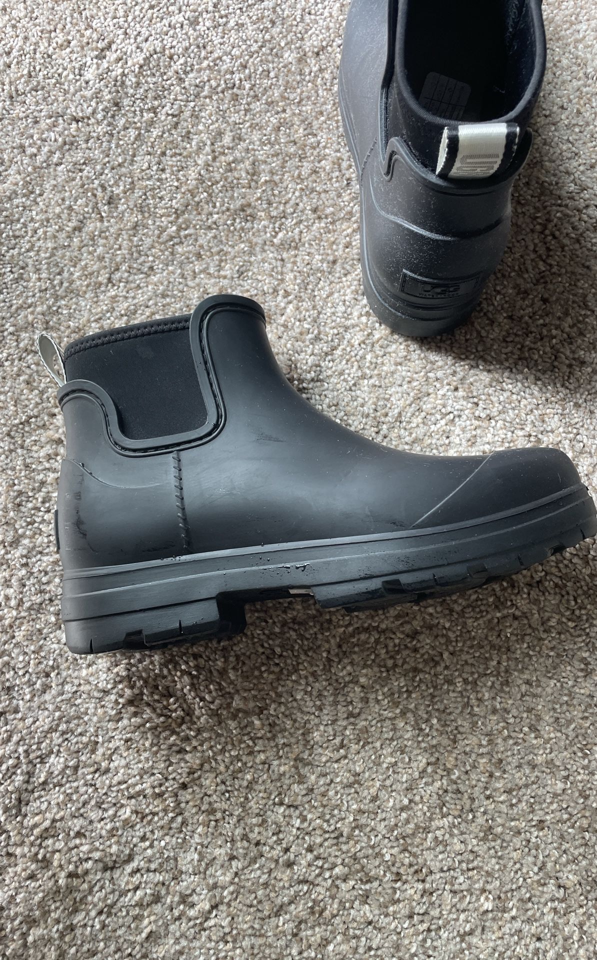 Women’s Ugg Rainboots Droplet Size 7