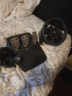 G923 racing wheel + Pedals + shifter (Xbox/PC)- great condition