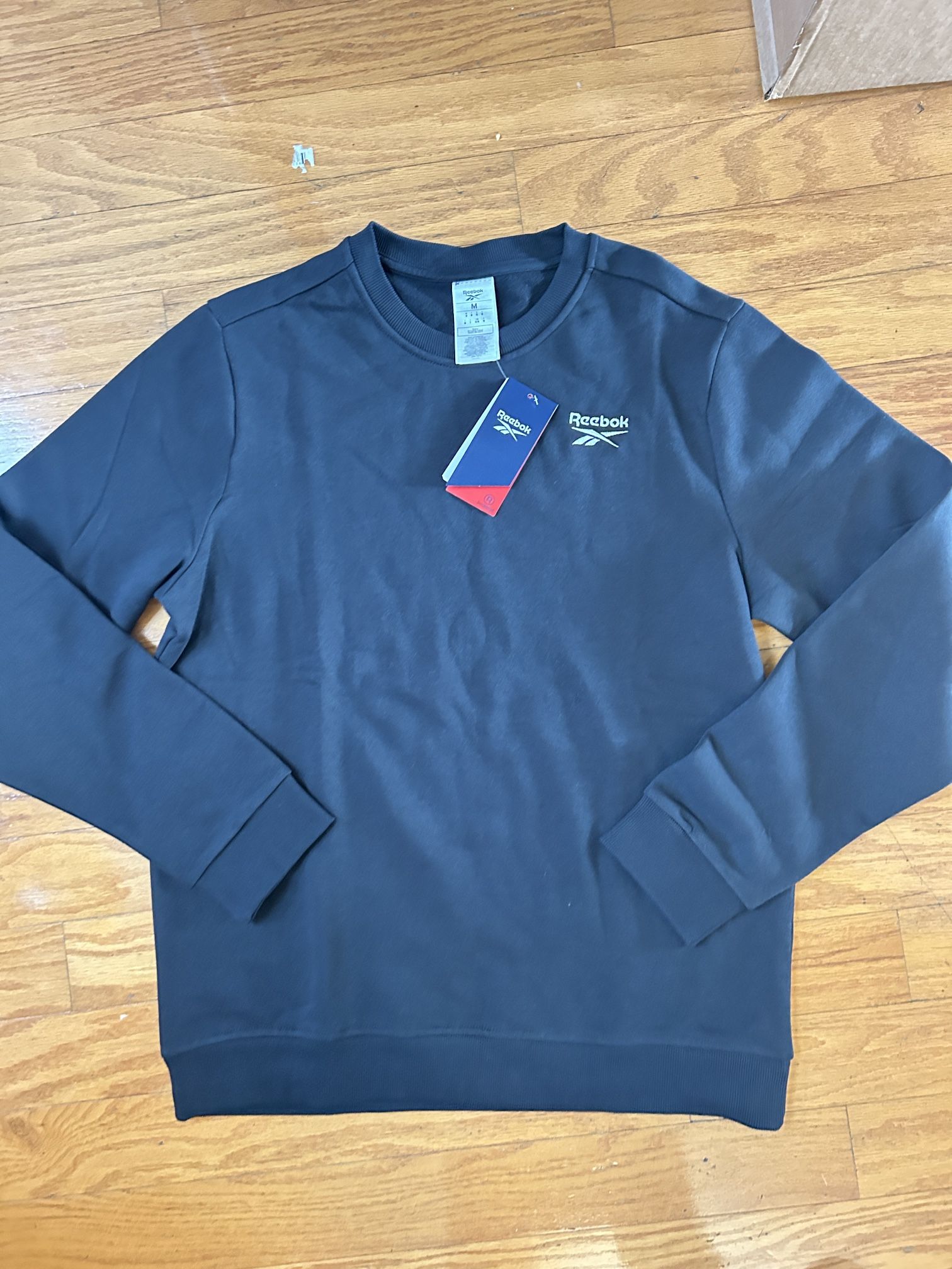 NWT Reebok Men’s Sweatshirt Size M