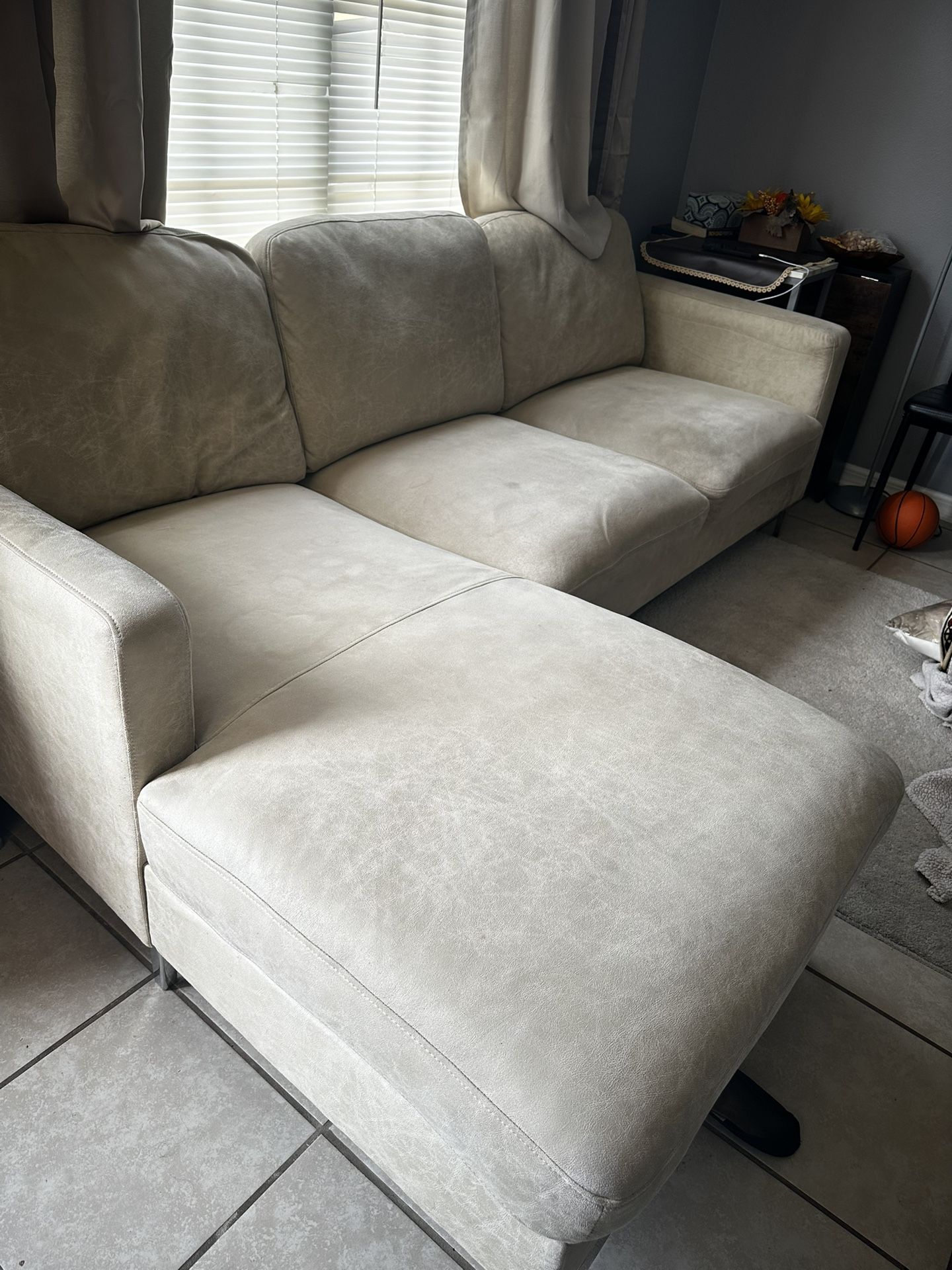 Beige Sofa/chaise