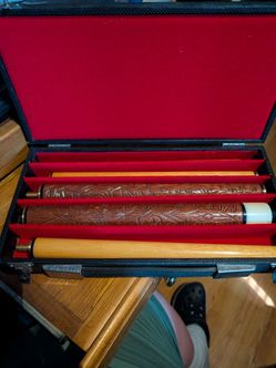 Vintage 5 piece Pool stick  with Carrying Case