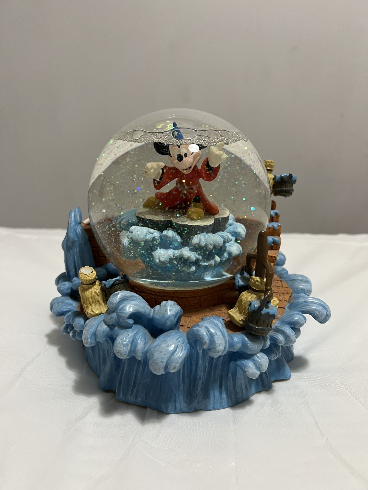 Disney Fantasia Sorcerer Mickey Mouse Musical Snowglobe