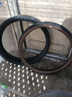 Stock throne tires