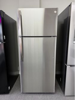 GE refrigerator top freezer
