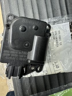 Motorcraft Blend Door & HVAC Defrost Actuator