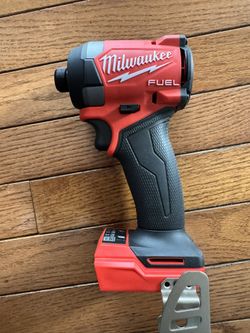 Milwaukee M18 Fuel 1/4 Impact Driver 