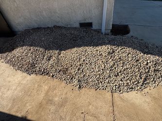 Free river rock pebbles